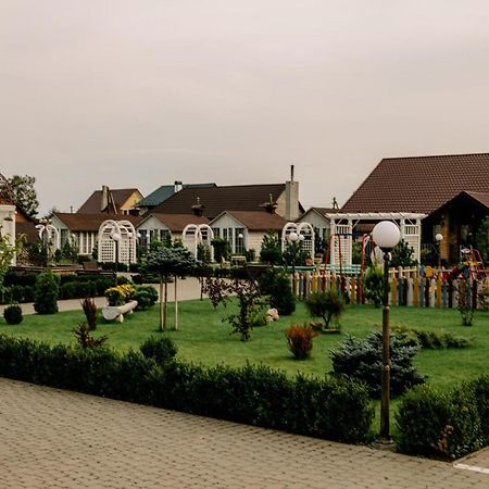 Готельно-Ресторанний Комплекс Прованс Парк Pochaiv Dış mekan fotoğraf
