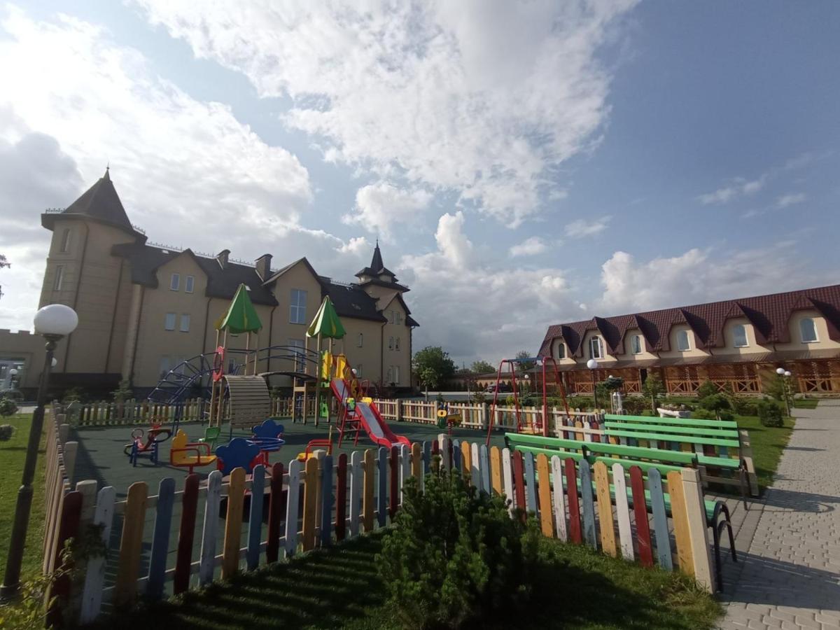 Готельно-Ресторанний Комплекс Прованс Парк Pochaiv Dış mekan fotoğraf