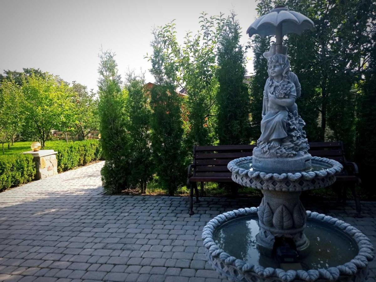 Готельно-Ресторанний Комплекс Прованс Парк Pochaiv Dış mekan fotoğraf