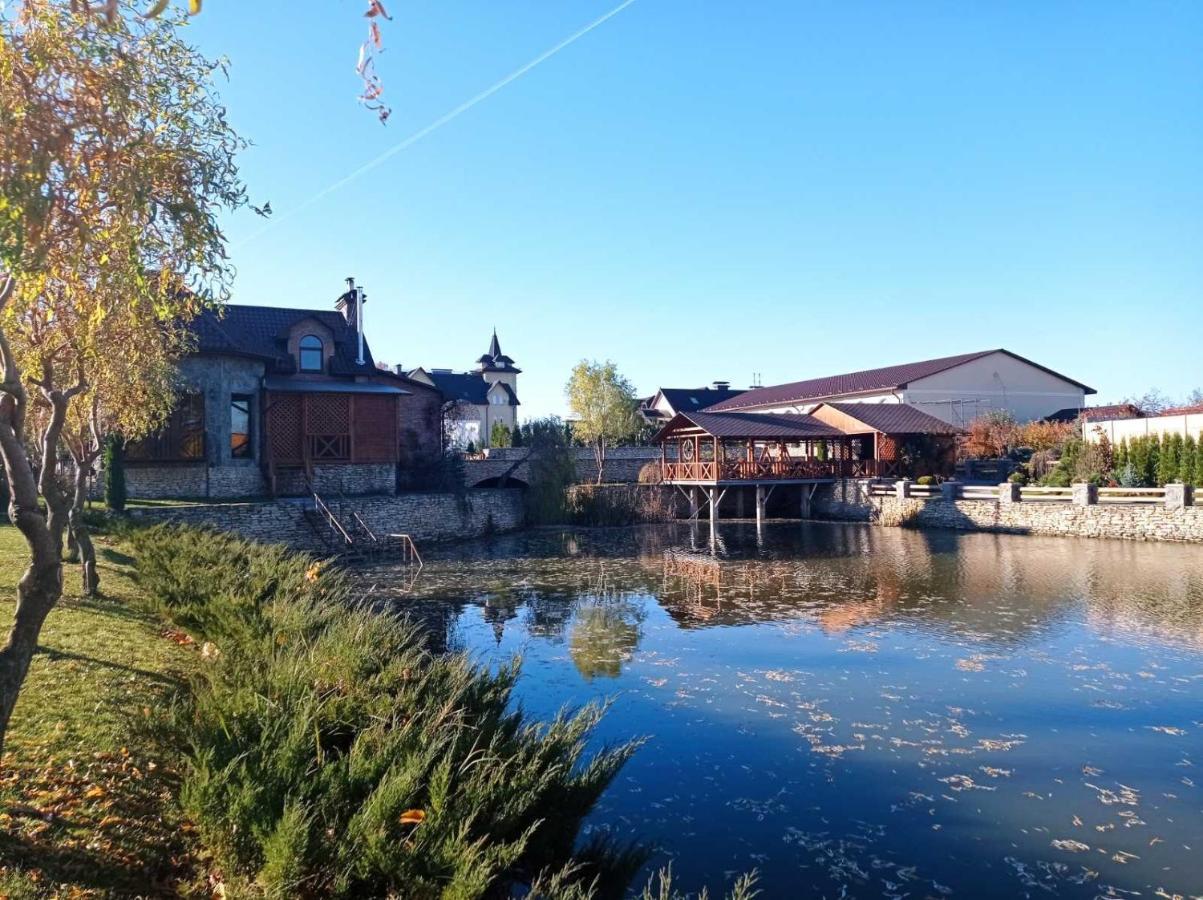 Готельно-Ресторанний Комплекс Прованс Парк Pochaiv Dış mekan fotoğraf